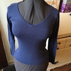 CAbi navy elevated basics XS minimalist v neck T-shirt